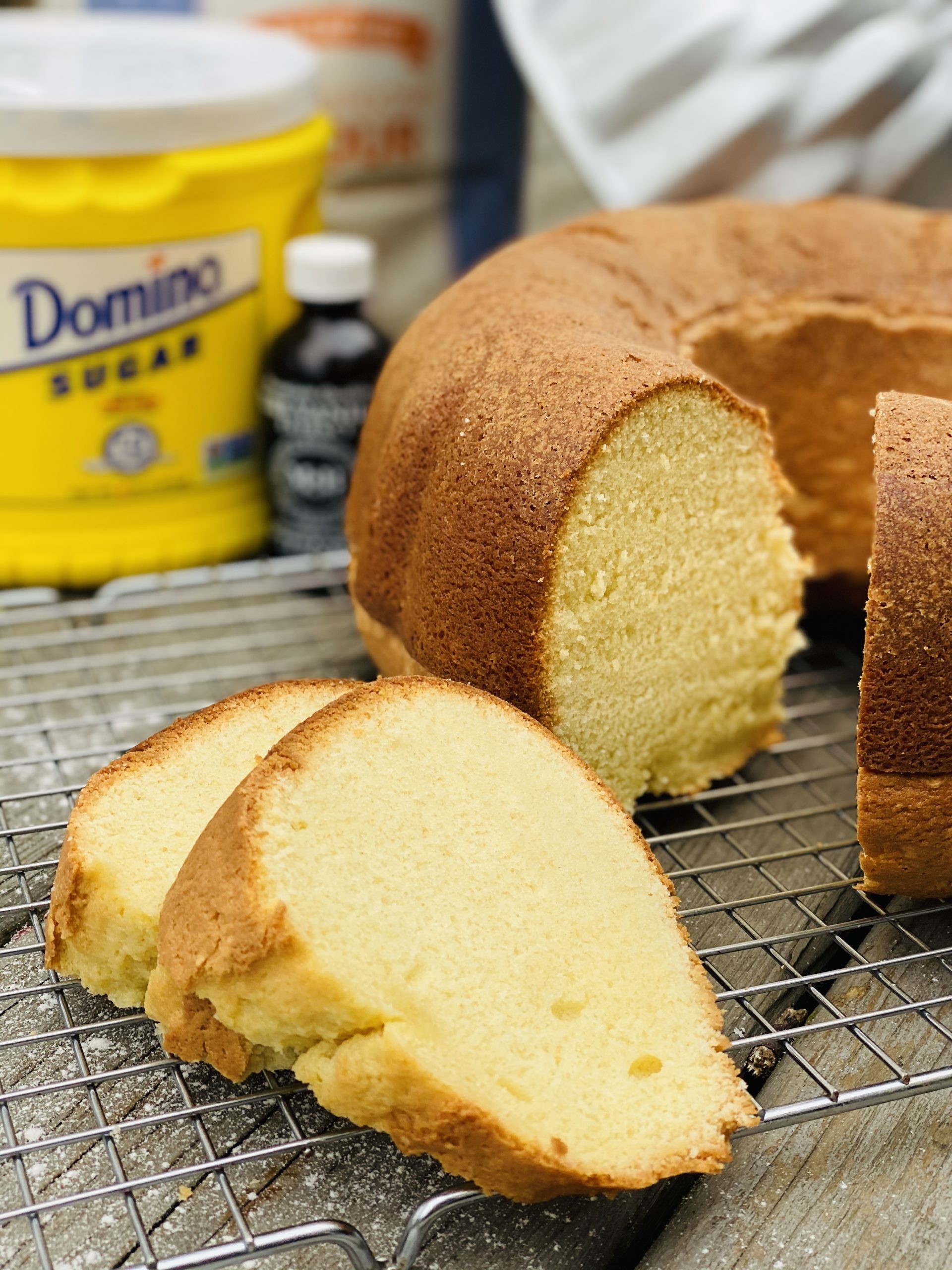 Sour cream pound cake